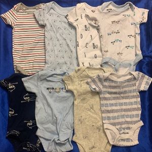 8 baby onesies
